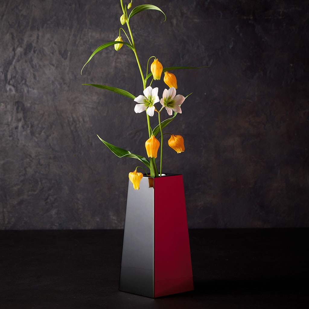 Black & Red flower vase (2 sizes)