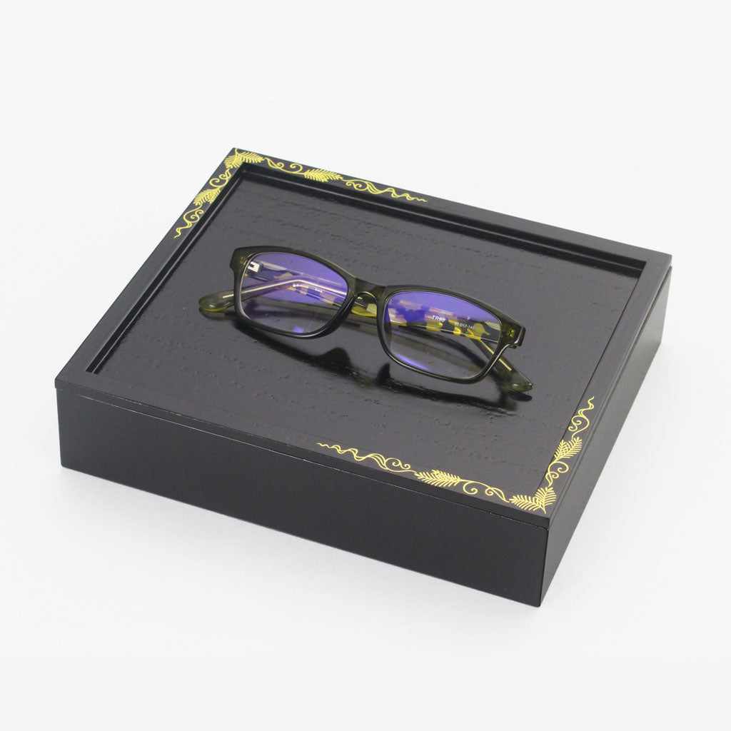 Matsu-Karakusa Temotobako box with lid