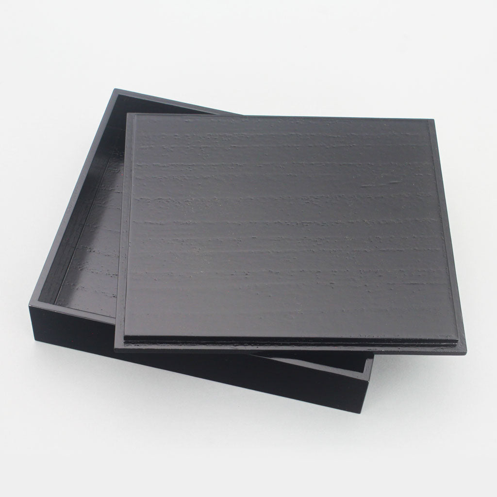 Matsu-Karakusa Temotobako box with lid