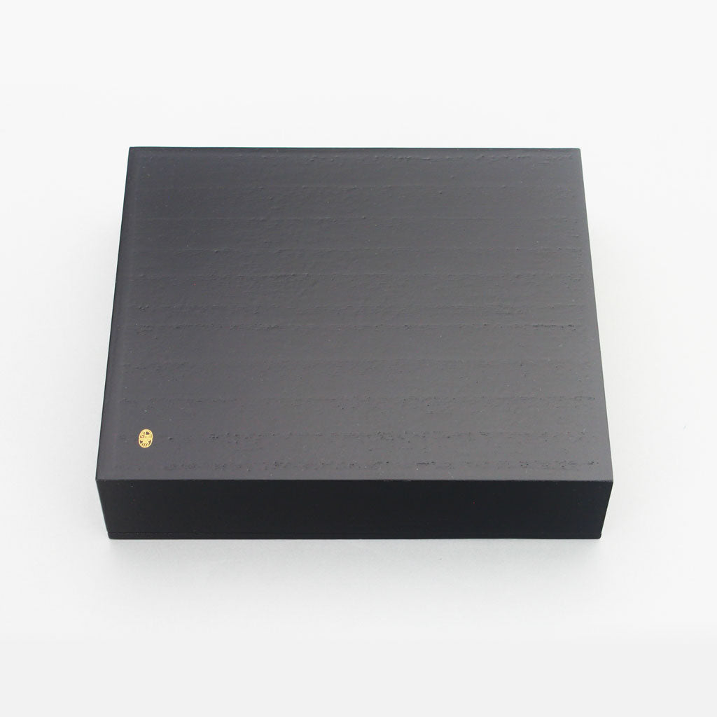 Matsu-Karakusa Temotobako box with lid