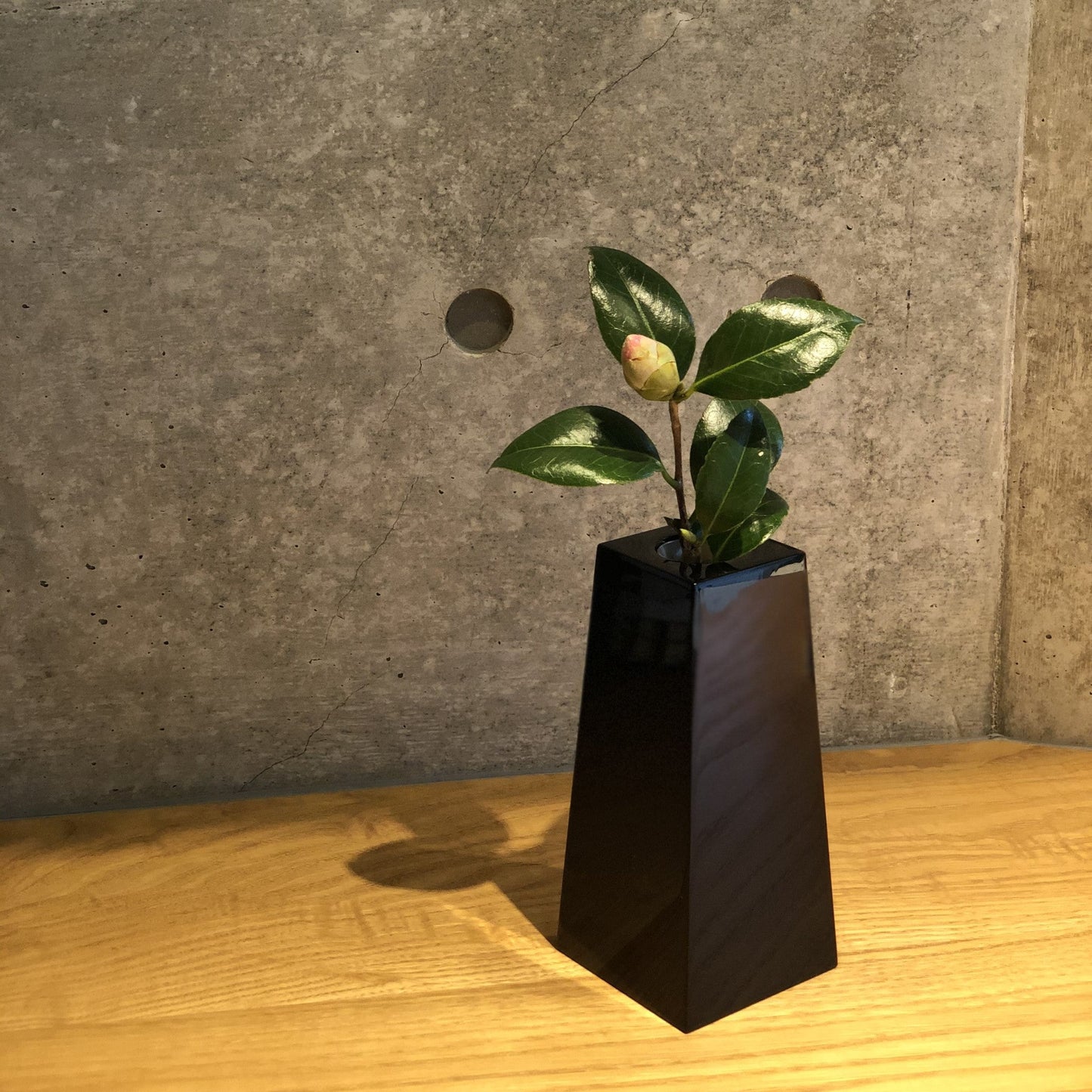 Black & Red flower vase (2 sizes)