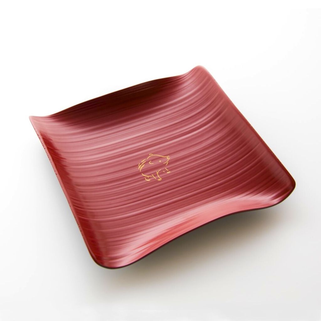 Boar red bamboo plate