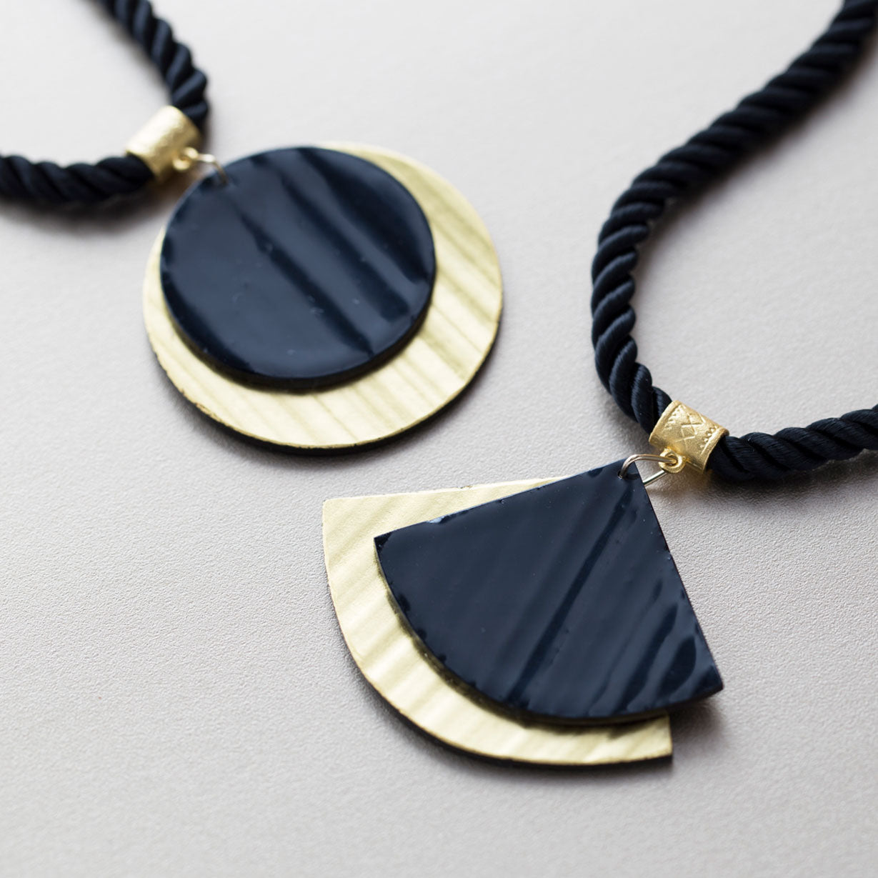 Gold leaf bamboo necklace (2 types)