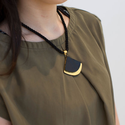 Gold leaf bamboo necklace (2 types)
